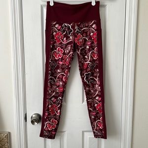 Athleta S Black and Maroon Floral Pattern Leggings